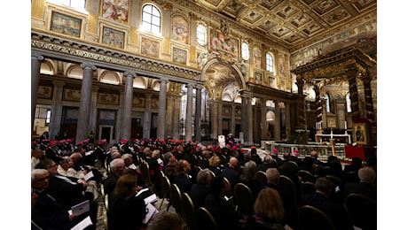 Il Papa invoca la Madonna: «Intercedi per il nostro mondo in pericolo»