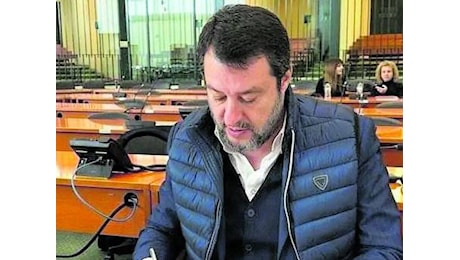 I pm lo vogliono in carcere. Salvini ora rischia 6 anni