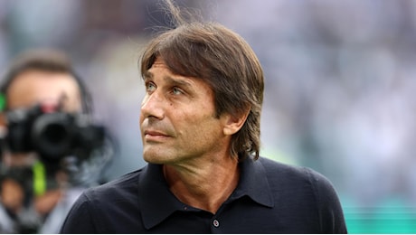 Il Napoli non vuole far scappare l’Inter, Conte: “Essere in corsa per lo scudetto motivazione forte”