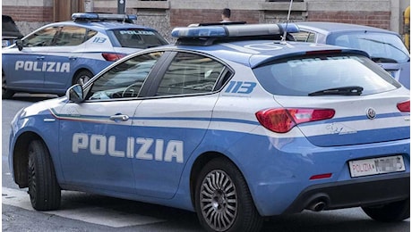 19enne pestato a sangue in una discoteca in Versilia, pugni e calci dal buttafuori. La lite per gelosia