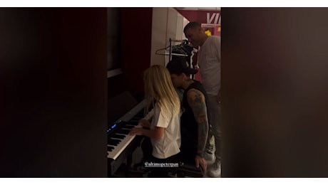 VIDEO – La figlia di Totti incanta Ultimo: suona il piano nello spogliatoio della Roma