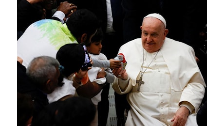 Il Papa alla Curia Romana: dobbiamo essere uomini e donne benedicenti