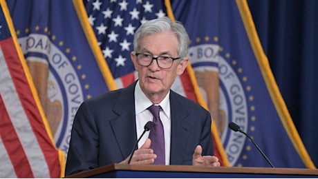 La Federal Reserve mantiene i tassi fermi al 4,25-4,50%. Powell: non faremo tagli preventivi
