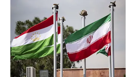Iran, niente negoziati con Usa finché continuano pressioni