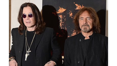 Black Sabbath: Ozzy Osbourne e Geezer Butler testimonial dell’Aston Villa, guarda il video