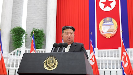 Kim Jong-un: “Aumentare l’arsenale nucleare in modo esponenziale per affrontare le sfide degli Usa e dei loro seguaci”