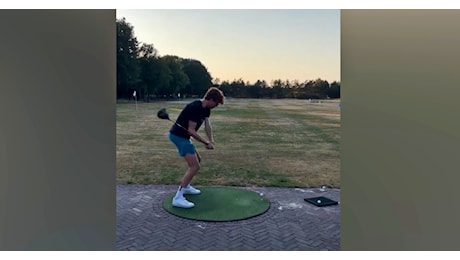 Sinner un fenomeno anche nel golf? A giudicare da questo video il campione azzurro ha ancora da lavorare