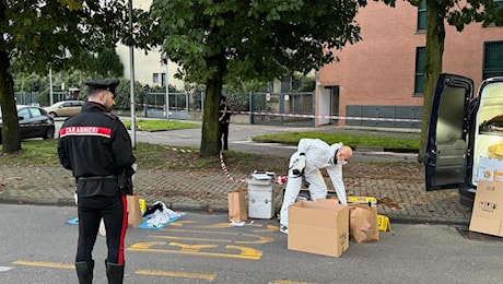 Omicidio a Rozzano, accoltellato e lasciato agonizzante in strada: giovane muore in ospedale