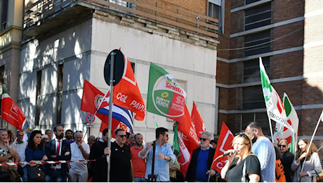 «Libertà di manifestare limitata dal governo» La sinistra in piazza