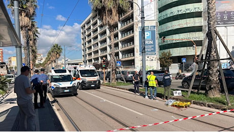 Investita e uccisa da un’auto, aveva accompagnato i figli a scuola. Dall'inizio dell'anno 21 vittime. Gratteri: “Più uomini, più telecamere, più prevenzione”