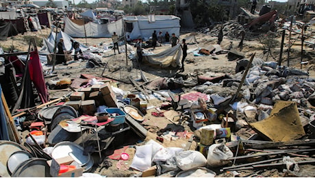 Bombe sulla tendopoli, strage a Gaza. L’obiettivo era la mente del 7 ottobre