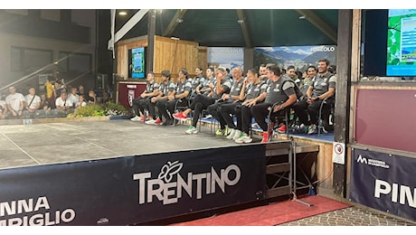 La presentazione del Torino a Pinzolo: tanti applausi per Vanoli e i giocatori
