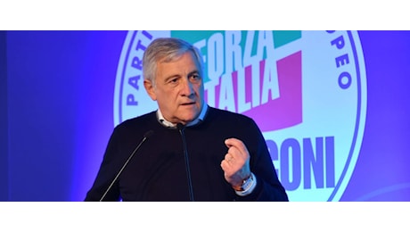 Tajani: I centri in Albania sono come hotel a 3 stelle. Continueremo a trasferire i migranti