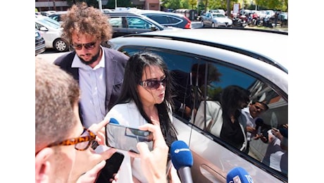Omicidio di Pierina, la nuora Manuela Bianchi interrogata in questura. Barzan: «Non ha nulla da nascondere» VIDEO
