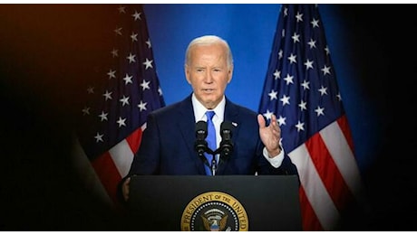 La metamorfosi di Biden: arrabbiato e autoritario, Joe diventa come Trump