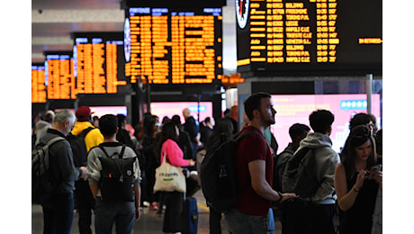 Sciopero treni oggi, cancellazioni e ritardi in tutta Italia. A che ora finisce