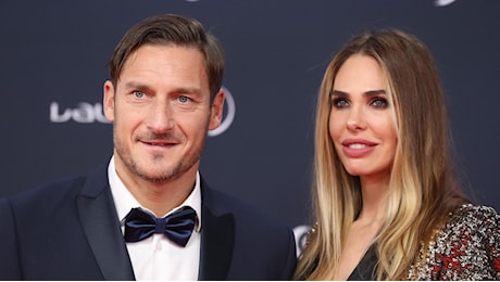 Francesco Totti e Ilary Blasi si stringono la mano in tribunale: incontro alla causa per la separazione