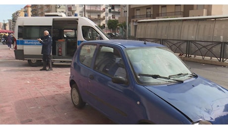 Palermo, nonna e nipotini travolti da un'auto sul marciapiede. Morta la donna, grave uno dei bambini