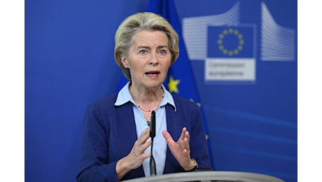 Von der Leyen sta lottando con una grave polmonite