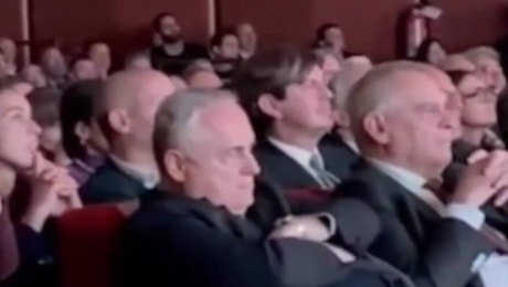 VIDEO - Lotito ci ricasca e si addormenta all’Auditorium