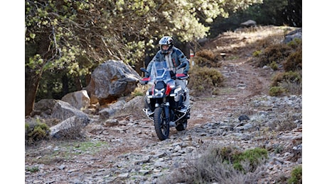 Test BMW R 1300 GS Adventure: come va, pregi e difetti