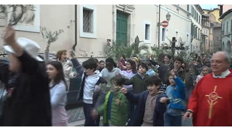 A Gangi la millenaria processione della domenica delle Palme al ritmo dei tamburi A Gangi la millenaria processione della domenica delle Palme al ritmo dei tamburi