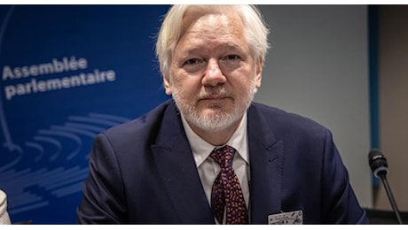 IL J’ACCUSE DI ASSANGE: “LA LIBERTÀ DI ESPRESSIONE È A UN BIVIO OSCURO”