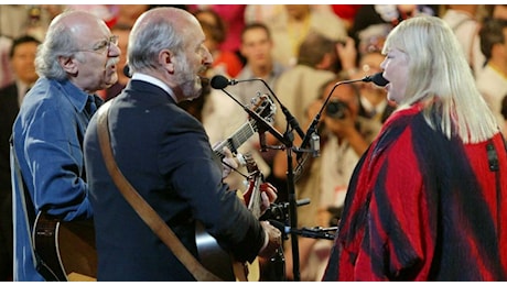 Peter Yarrow, morto il membro del gruppo Peter, Paul e Mary: aveva 86 anni. La carriera, i successi, la condanna: chi era