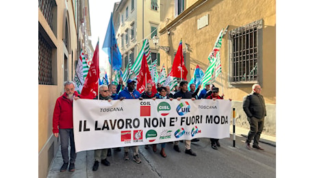 &#55356;� Il lavoro non è fuori Moda: oggi sciopero della filiera. oltre mille a manifestazione regionale a Firenze