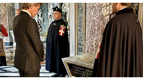 Savoia, Vittorio Emanuele sepolto in segreto a Superga: ecco cosa sappiamo LE FOTO