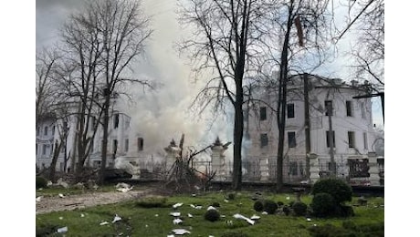 L’Europa specula sulle vittime civili di Sumy per bloccare i negoziati di pace – Analisi Difesa