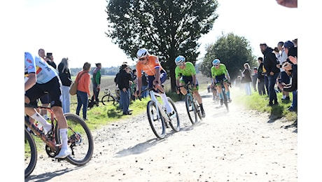 Mondiali Gravel Leuven 2024, Stuyven lamenta: I belgi della Alpecin aiutavano VDP - Hermans risponde: Era una corsa tra squadre, non tra nazioni