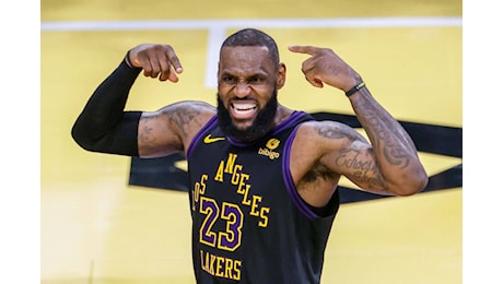 Basket: Nba. Lakers vincono derby californiano con Golden State