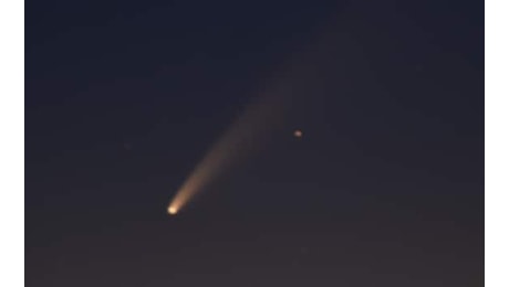 Sta per arrivare una nuova cometa che si preannuncia spettacolare