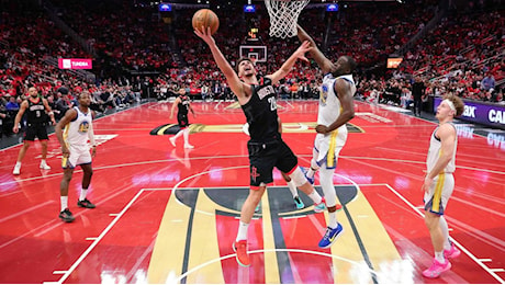 Golden State si butta via, Houston in semifinale di coppa. Cade New York, avanti a sorpresa Atlanta