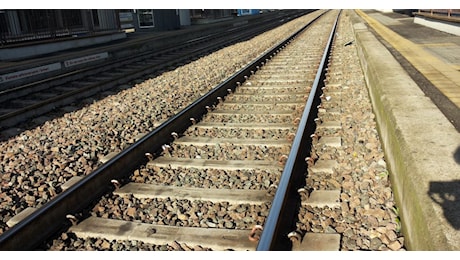 Treni bloccati sulla Cuneo-Torino, uomo investito a Trofarello - La Guida