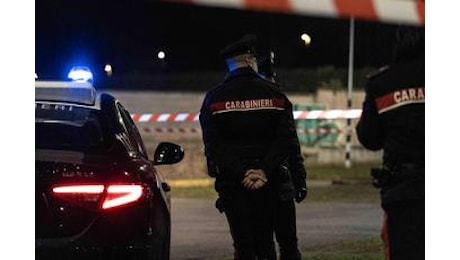 Rimini, accoltella in strada quattro persone: ucciso da carabiniere