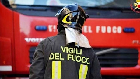 Regione – Appartamento a fuoco, nello spaventoso incendio muore un uomo