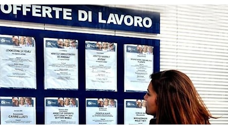 Disoccupazione in calo storico a novembre, ma aumentano le difficoltà per i giovani