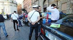 Taxi Roma, la guerra in strada tra regolari e fuorilegge