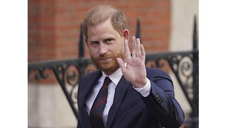 Harry la finisse di piagnucolare, bufera nella Royal Family dopo la richiesta di riconciliazione.