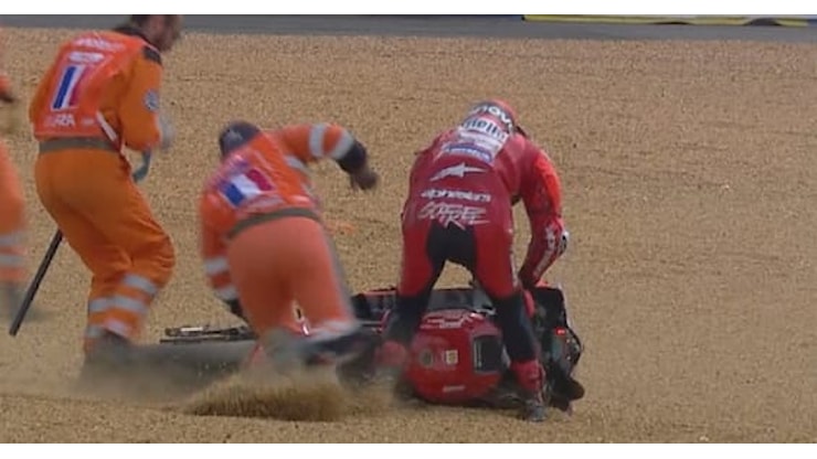 Bagnaia, caduta nella Sprint Race del GP Francia a Le Mans. FOTO-VIDEO - Sky Sport Bagnaia, caduta nella Sprint Race del GP Francia a Le Mans. FOTO-VIDEO - Sky Sport