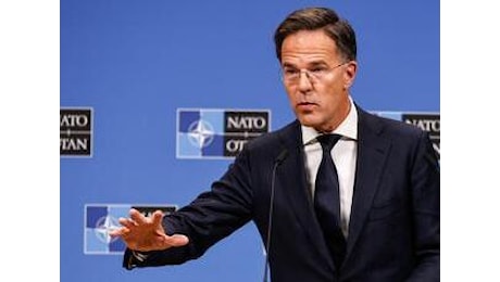 Nato, l'esordio di Rutte: 'Produrre più armi e più velocemente'