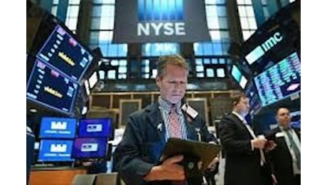 Borsa, Wall Street si riprende dopo parole Powell, chiude in lieve rialzo