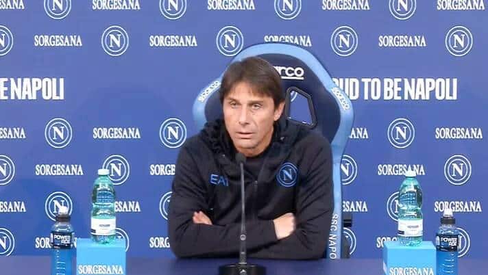 Napoli Scudetto: Conte Incoraggia la Squadra dopo la Vittoria a Parma - La Determinazione del 'Bunker' Partenopeo!