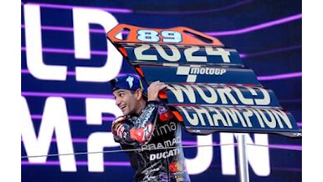 Martin campione MotoGp, il discorso e la citazione: “Come diceva Berlusconi…” – Video