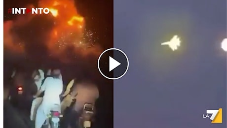 India attacca il Pakistan con jet militari e bombardamenti, il video