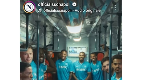 VIDEO SSCN - Napoli, foto di squadra nella nuova stazione della metro di Chiaia: ecco il dietro le quinte