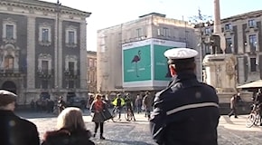Liberazione: a Catania bandiera d'Israele bruciata e cori contro la giunta