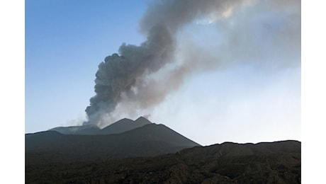 Etna, oggi nuova eruzione: 'mistero' nube di cenere, le news
